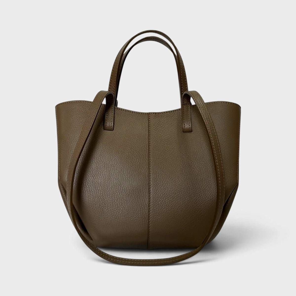 Borsa a spalla tote bag in vera pelle Sofia taupe chiusa